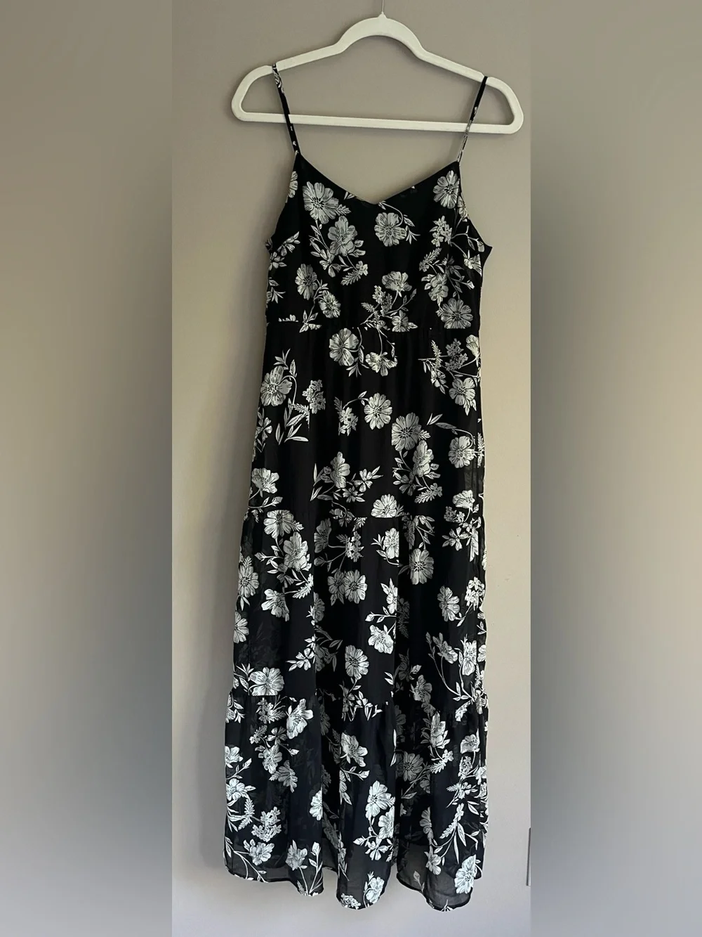 J Crew Mercantile Black & White Floral Tiered Spaghetti Strap Maxi Dress size 6